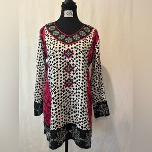 Elegant Women's Black and Pink Geometric Tunic